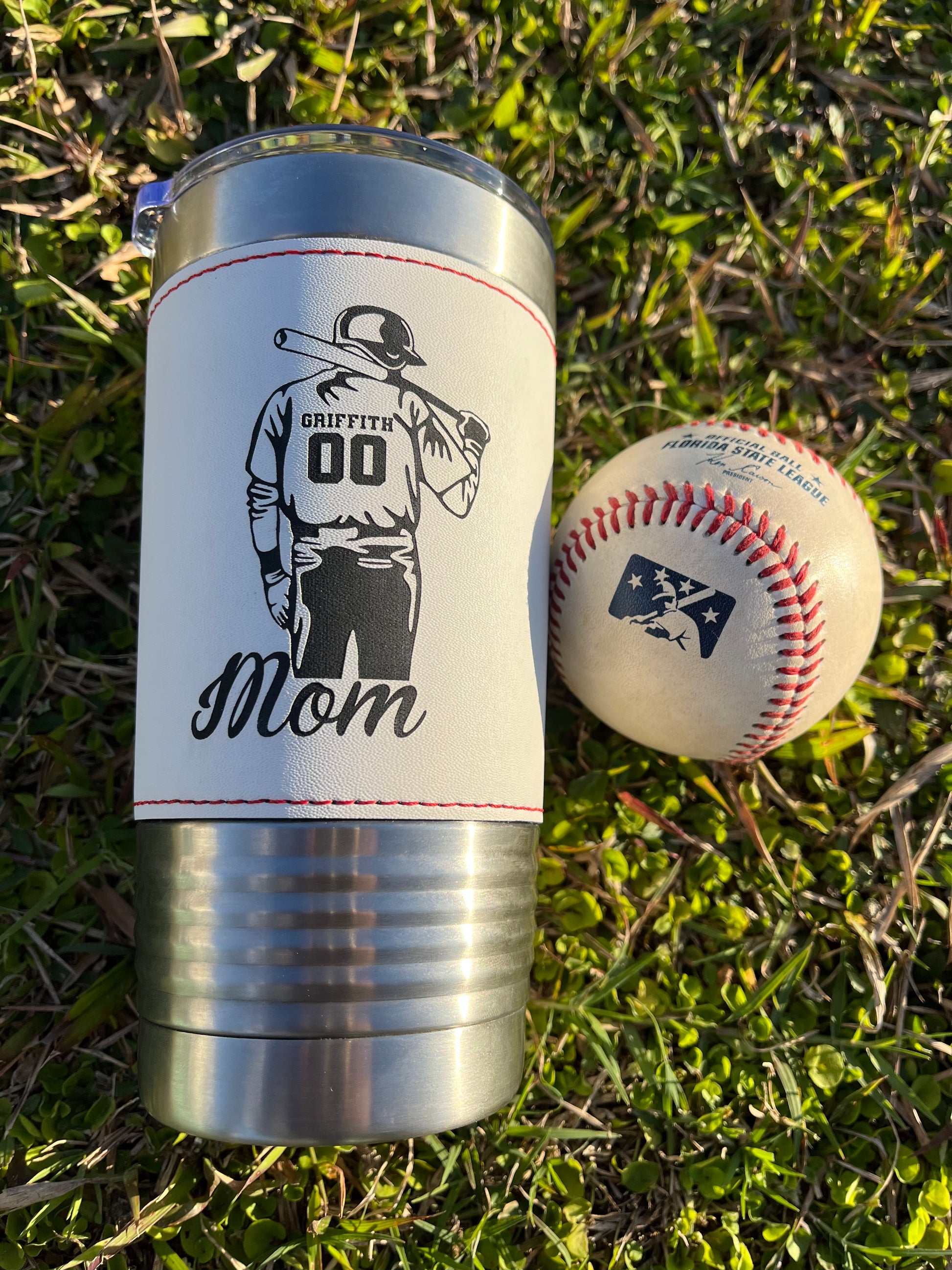 CUSTOM BASEBALL PLAYER MOM 20 OZ BASEBALL LEATHER TUMBLER - Stack Life Customs